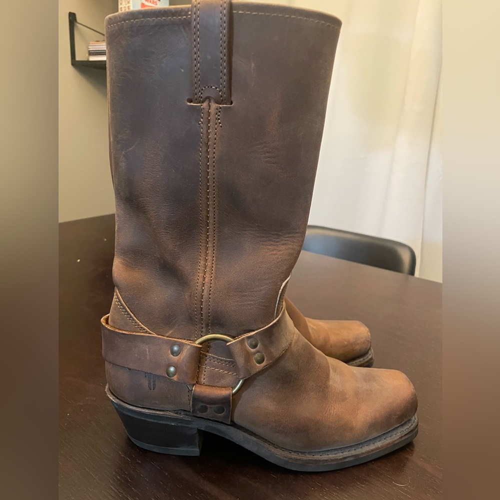 FRYE 12R Harness Womens Boots, in great condition size 7M